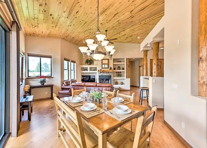 Torreon Townhome W/ Balcony: Hike, Fish & Unwind! Holiday home *