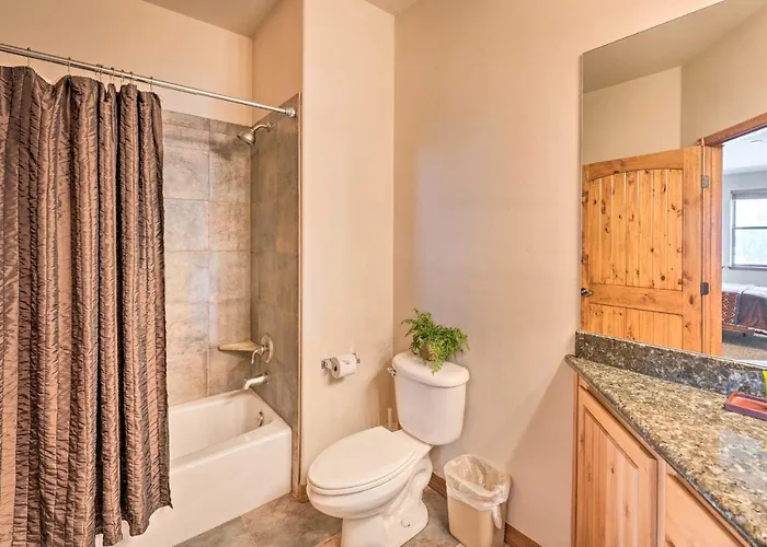 Torreon Townhome W/ Balcony: Hike, Fish & Unwind! Holiday home Show Low