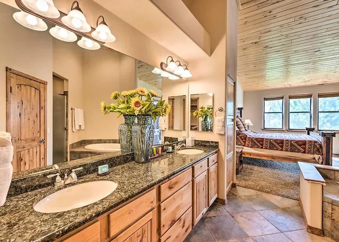 Torreon Townhome W/ Balcony: Hike, Fish & Unwind! * Show Low