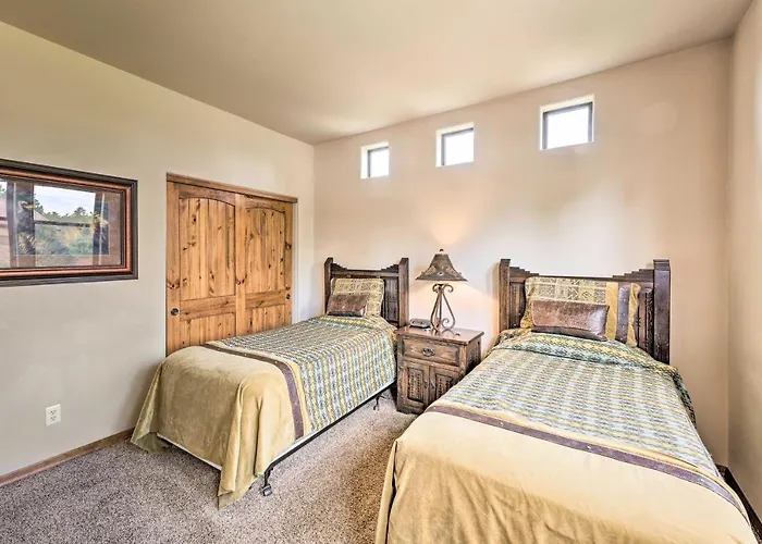 Torreon Townhome W/ Balcony: Hike, Fish & Unwind! Holiday home